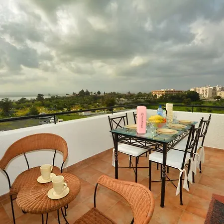 Sea N Salt Lake View Apartman Lárnaka