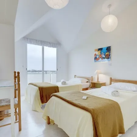 Sea N Salt Lake View Apartman *